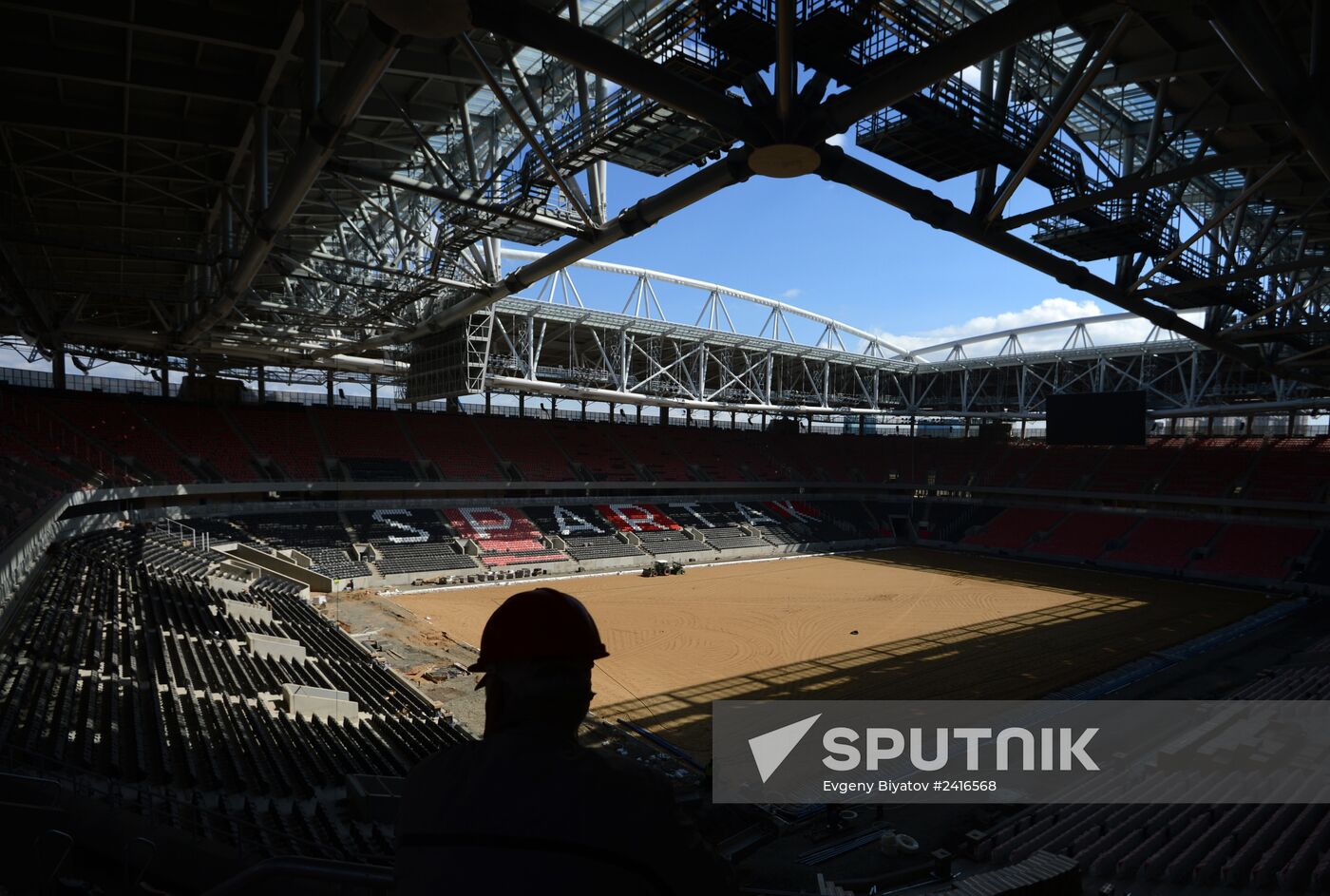 Yegor Titov and Yevgeny Kafelnikov visit construction site of Otkrytie Arena stadium