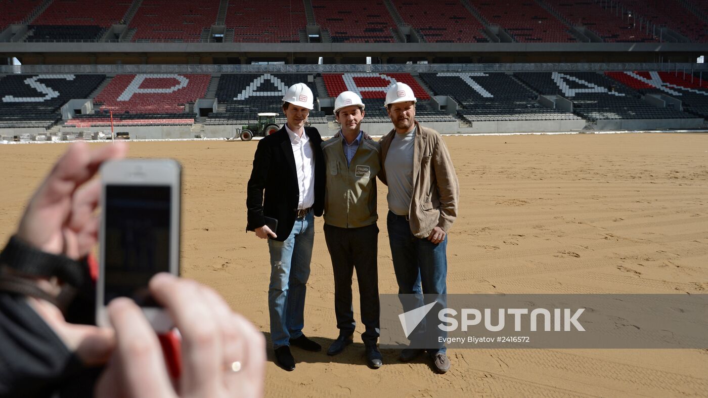 Yegor Titov and Yevgeny Kafelnikov visit construction site of Otkrytie Arena stadium