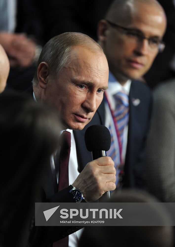 Vladimir Putin attends first media forum, all-Russia People's Front