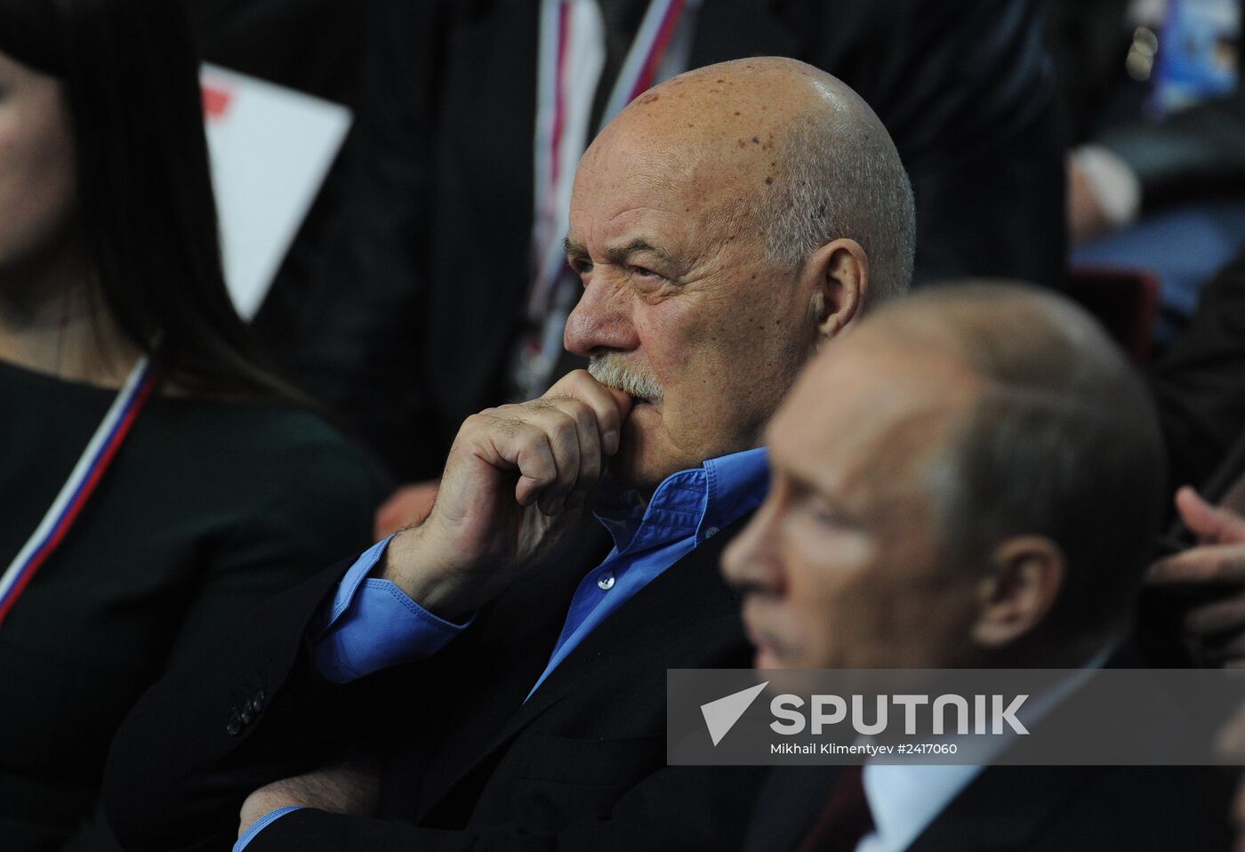 Vladimir Putin attends first media forum, all-Russia People's Front