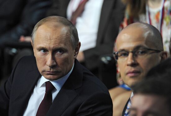 Vladimir Putin attends first media forum, all-Russia People's Front