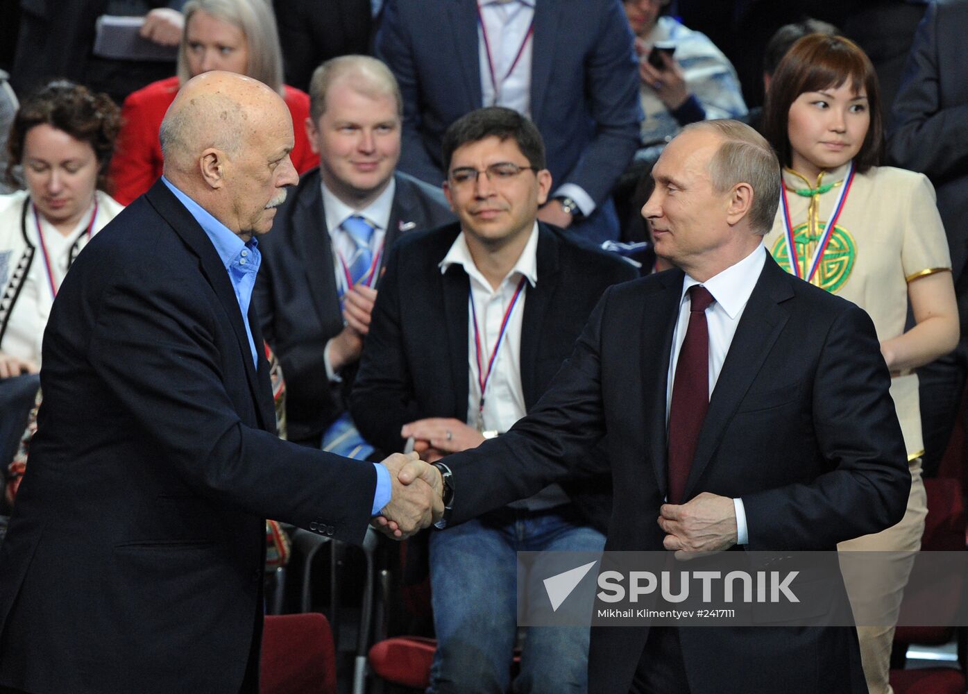 Vladimir Putin attends first media forum, all-Russia People's Front