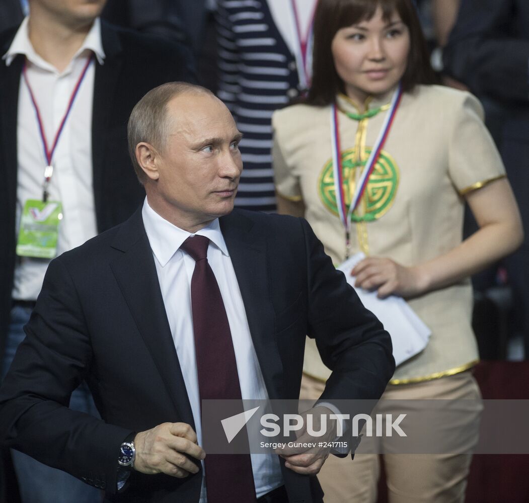 Vladimir Putin attends first media forum, all-Russia People's Front