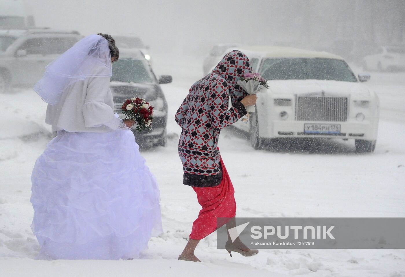 Snow blizzard hits Yekaterinburg