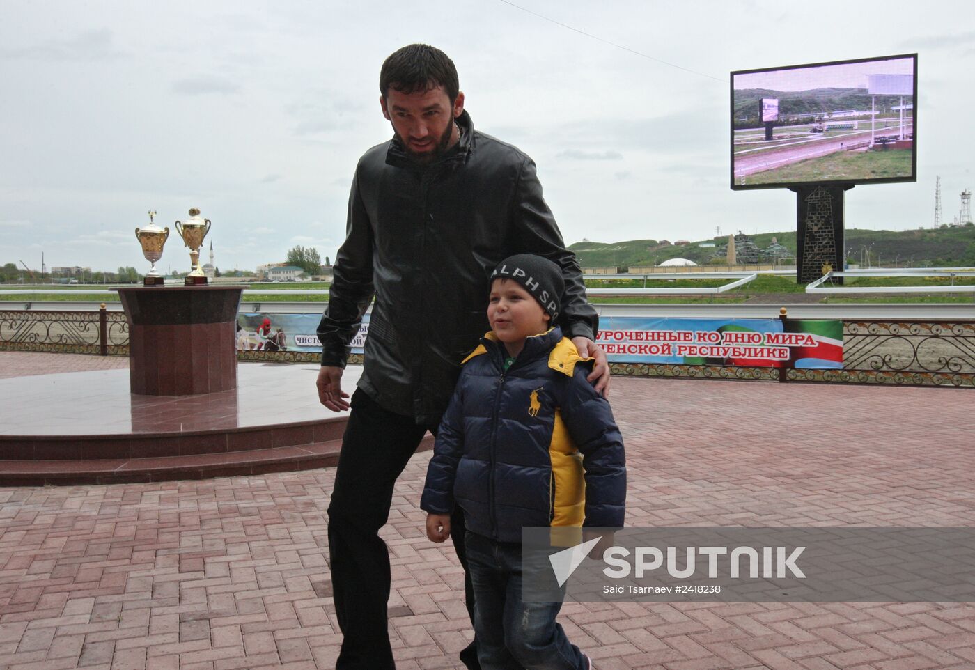 Horse race dedicated to Day of Peace in Gudermes