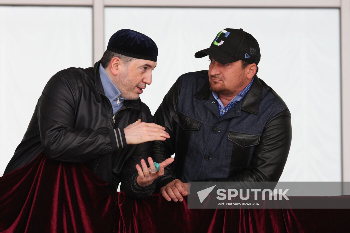 Horse race dedicated to Day of Peace in Gudermes