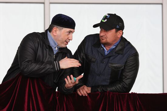 Horse race dedicated to Day of Peace in Gudermes