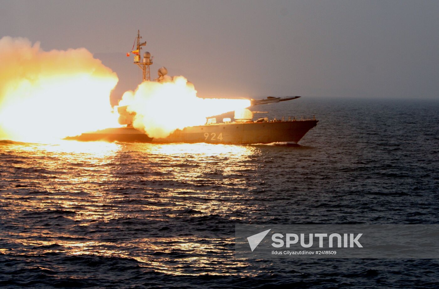 Pacific Fleet holds training exercise for missile boats