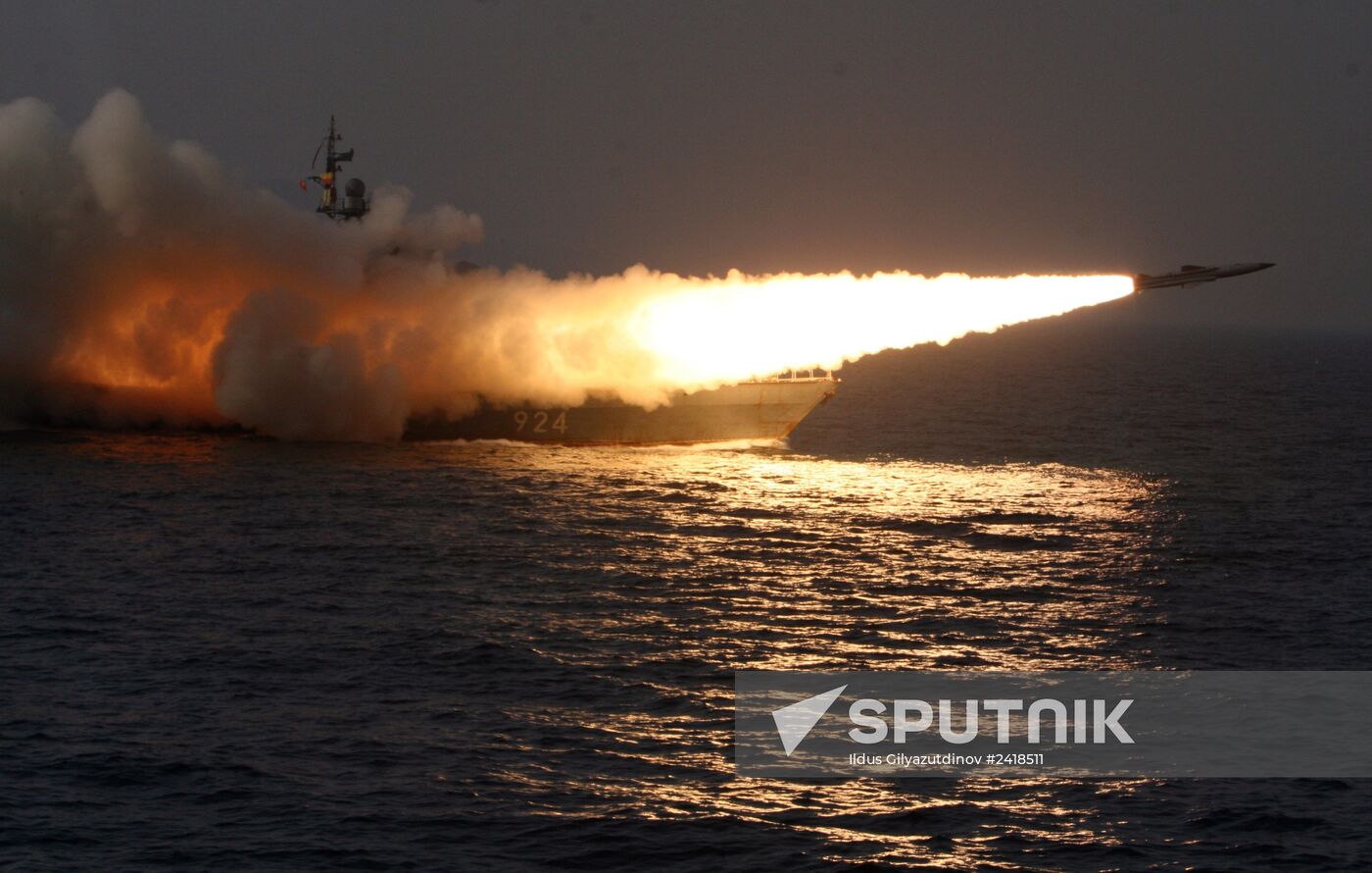 Pacific Fleet holds training exercise for missile boats