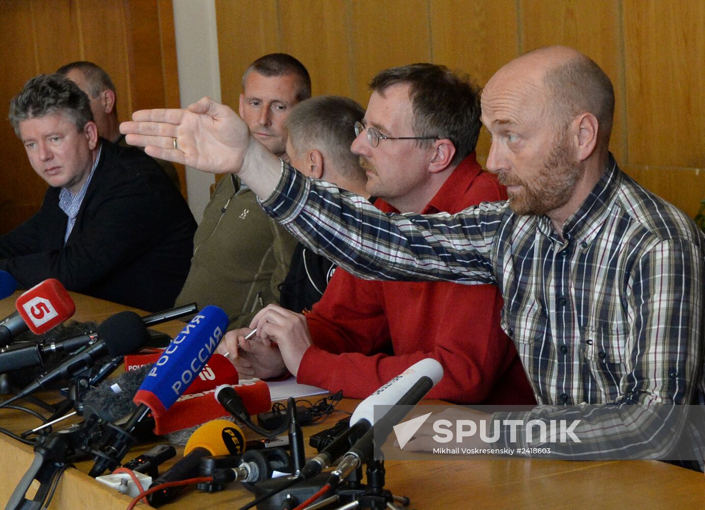 News conference by OSCE observers detained by self-defense forces in Ukraine