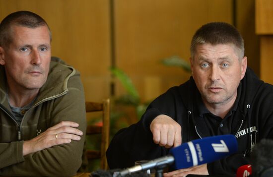 News conference by OSCE observers detained by self-defense forces in Ukraine