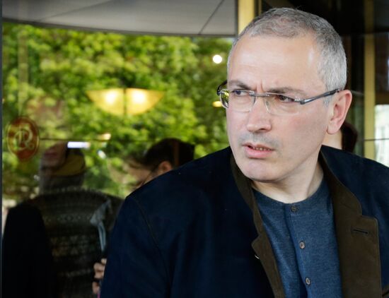Mikhail Khodorkovsky meets with journalists in Donetsk
