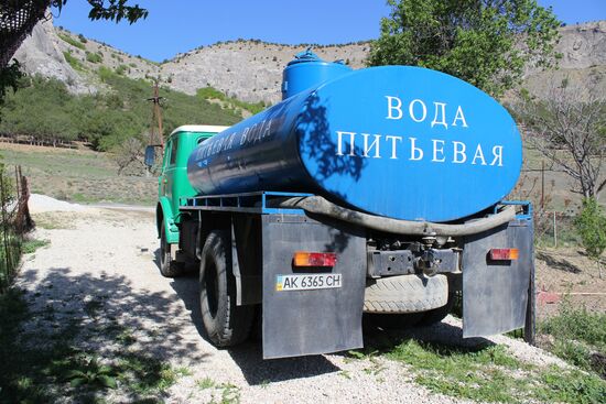 Update on fresh water supply in Crimea