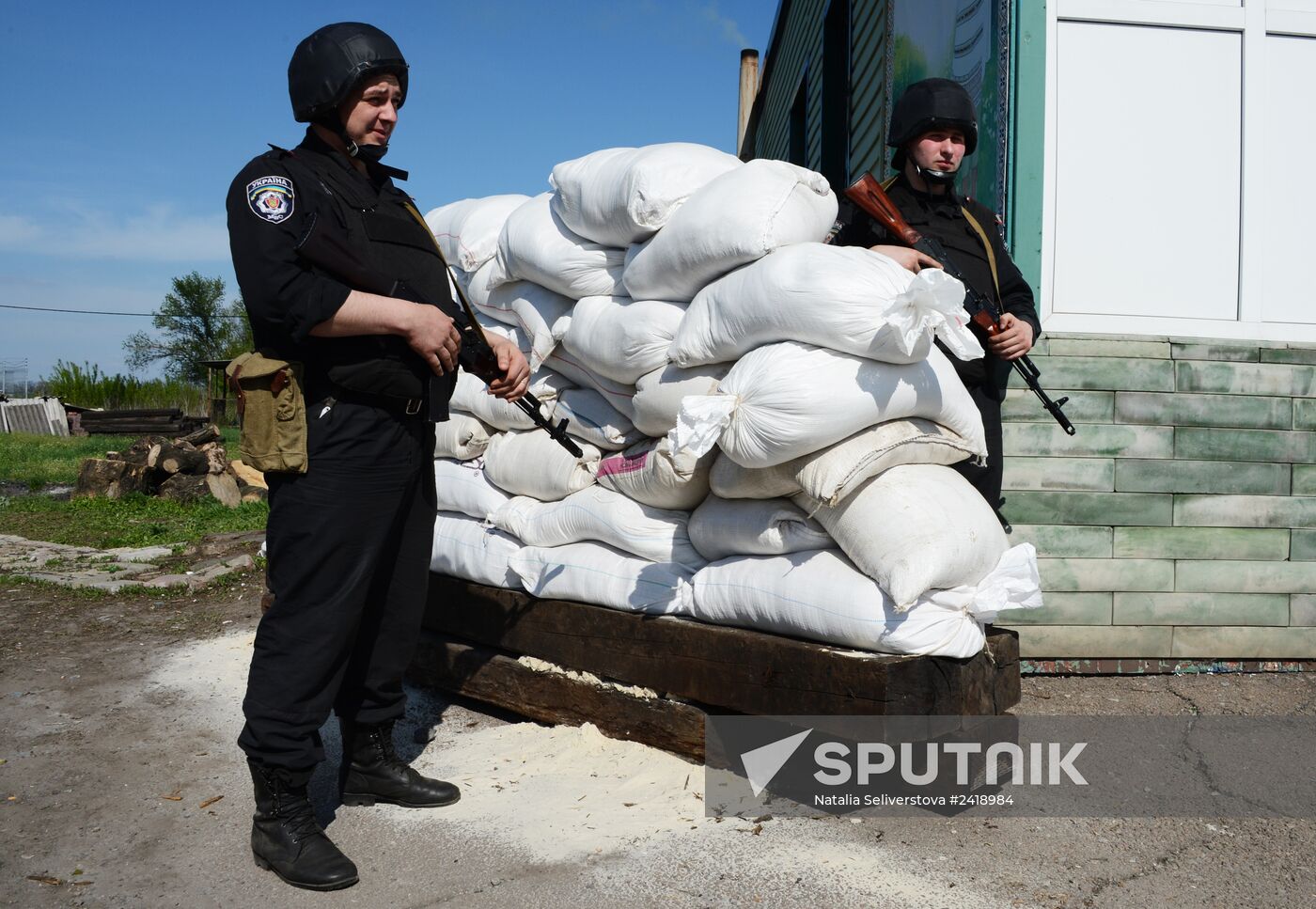 Oleg Tsarov delivers humanitarian aid to Slavyansk