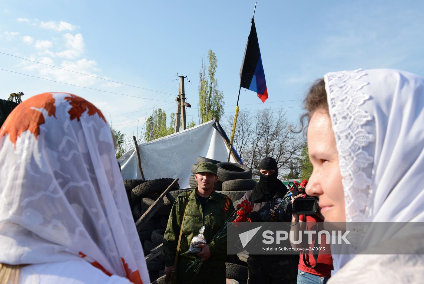 Oleg Tsarov delivers humanitarian aid to Slavyansk