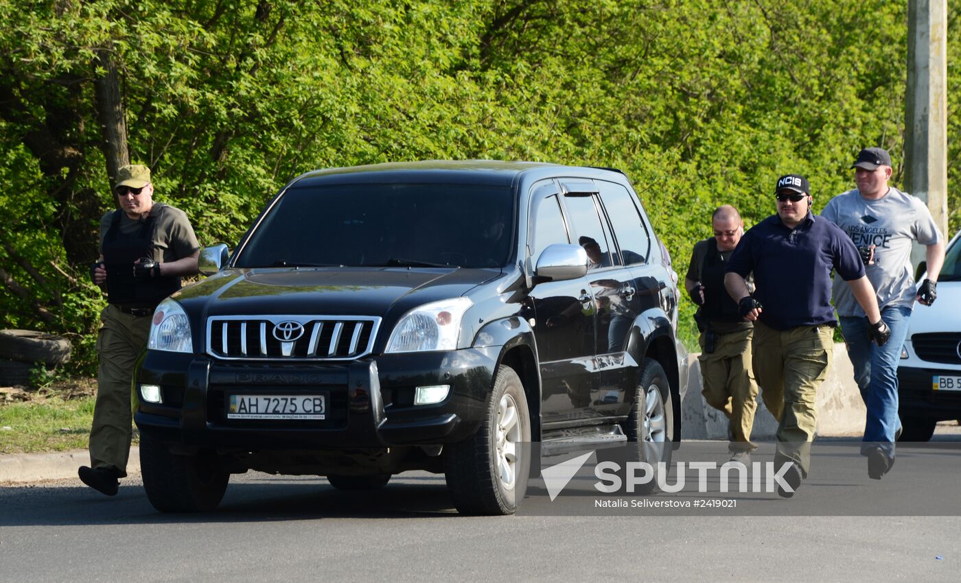 Oleg Tsarov delivers humanitarian aid to Slavyansk