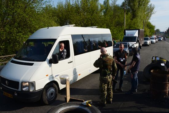 Oleg Tsarov delivers humanitarian aid to Slavyansk