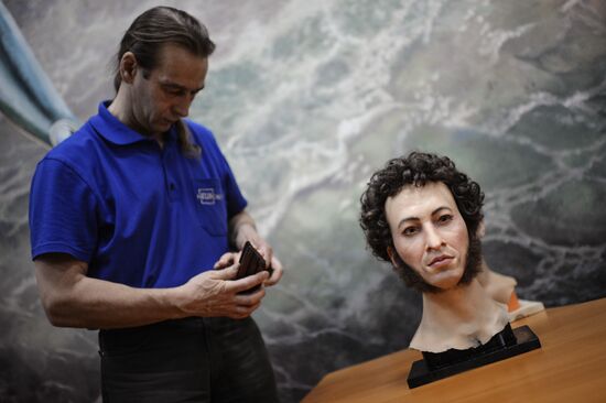 Presentation of the Pushkin Anthropoid Robot