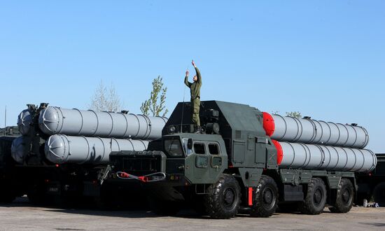 Relocating Baltic Fleet military equipment to Victory Day Parade site