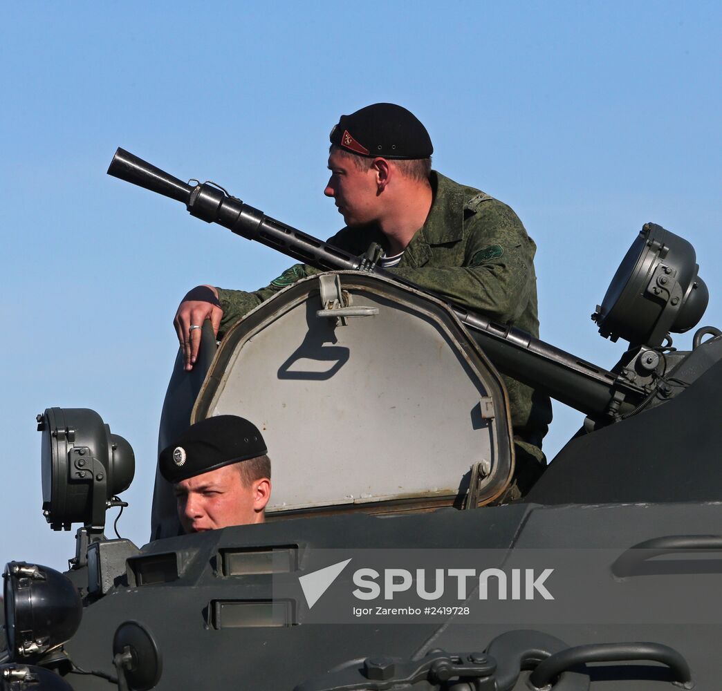 Relocating Baltic Fleet military equipment to Victory Day Parade site