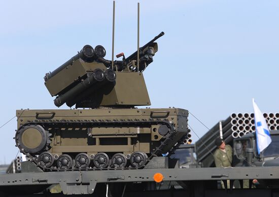 Relocating Baltic Fleet military equipment to Victory Day Parade site