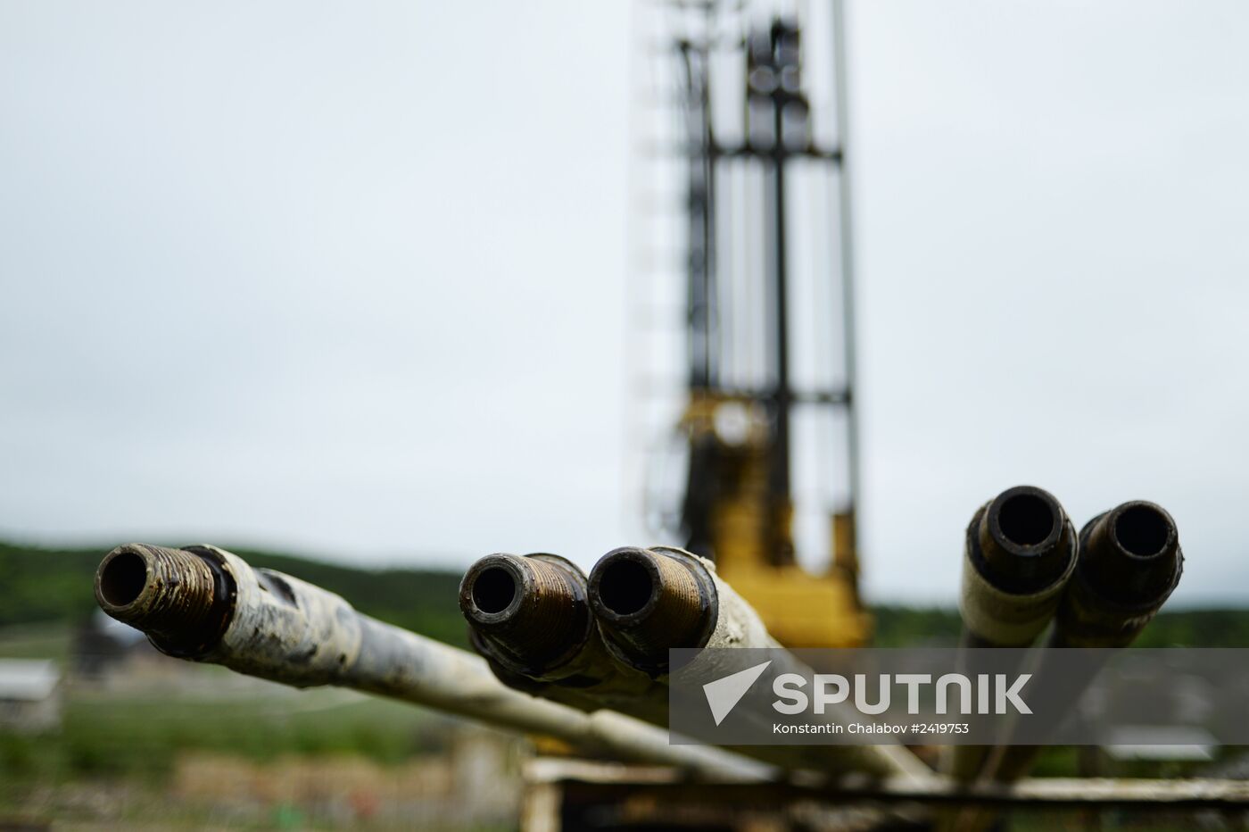 Drilling water holes in Crimea's private sector