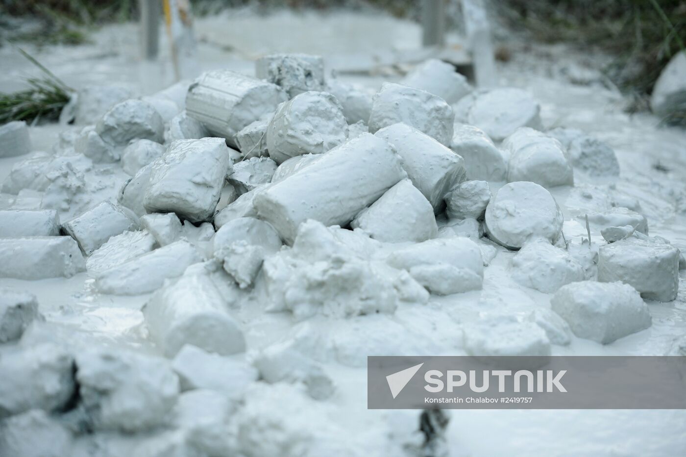 Drilling water holes in Crimea's private sector
