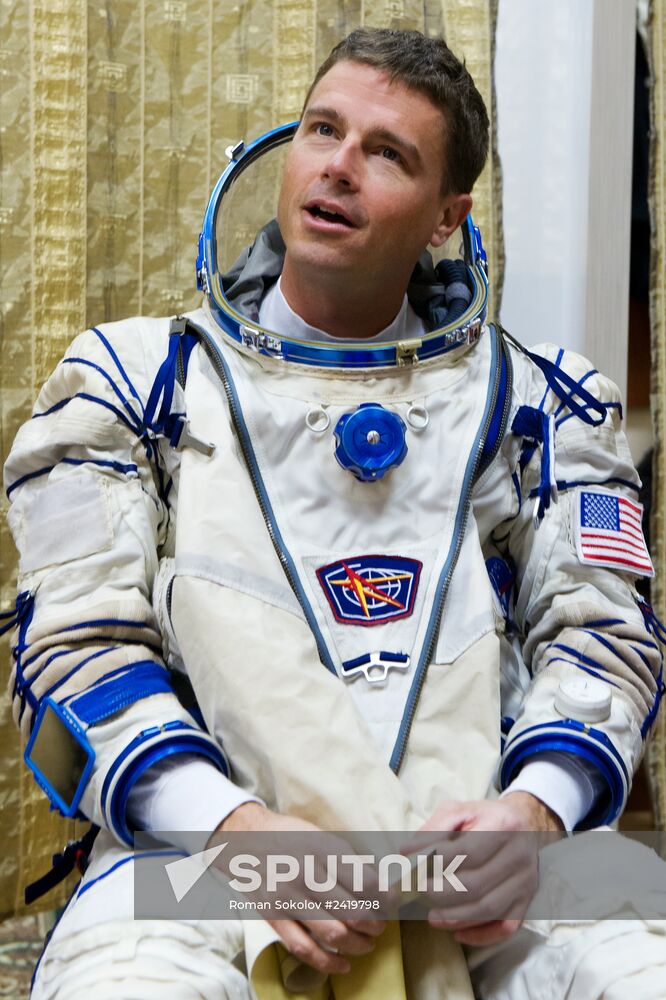 ISS Expedition 40/41 main crew in training