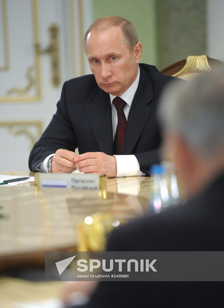 Vladimir Putin visits Belarus to attend EAEU meeting