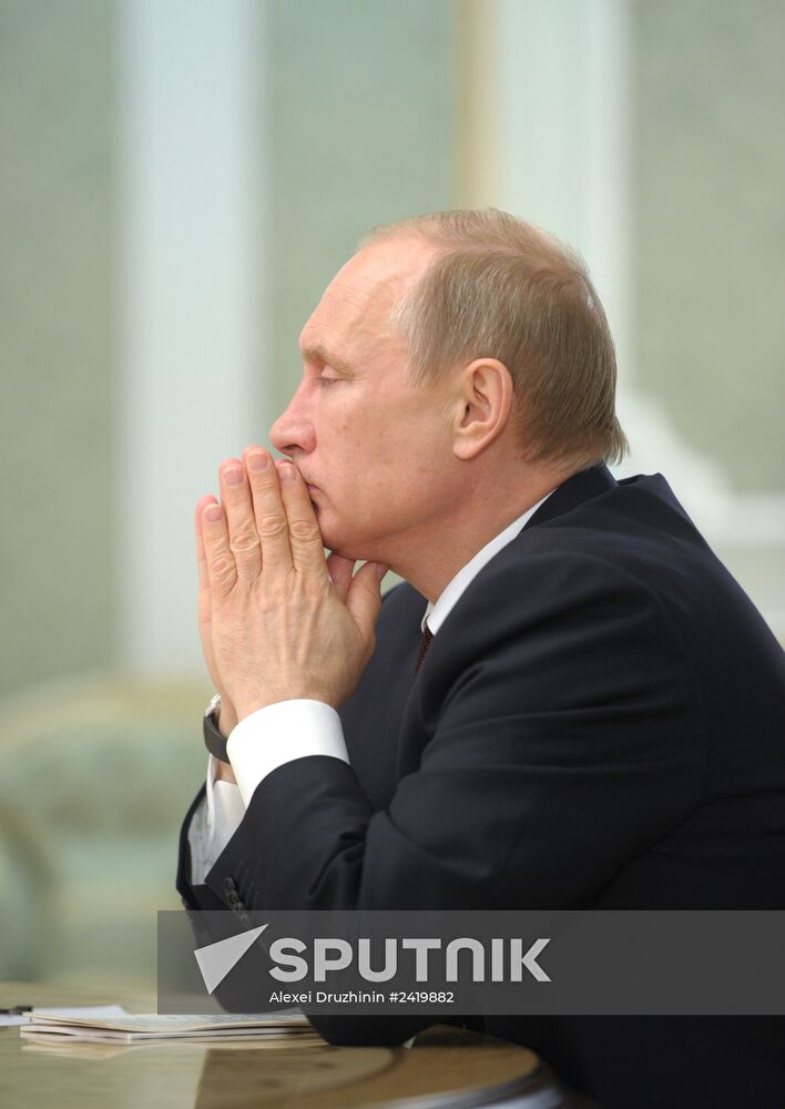 Vladimir Putin visits Belarus to attend EAEU meeting