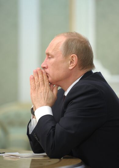 Vladimir Putin visits Belarus to attend EAEU meeting