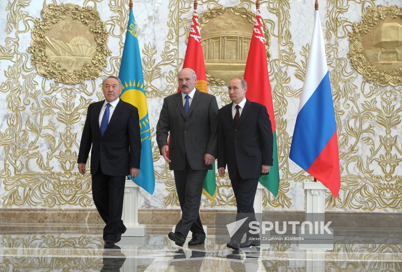 Vladimir Putin visits Belarus to attend EAEU meeting
