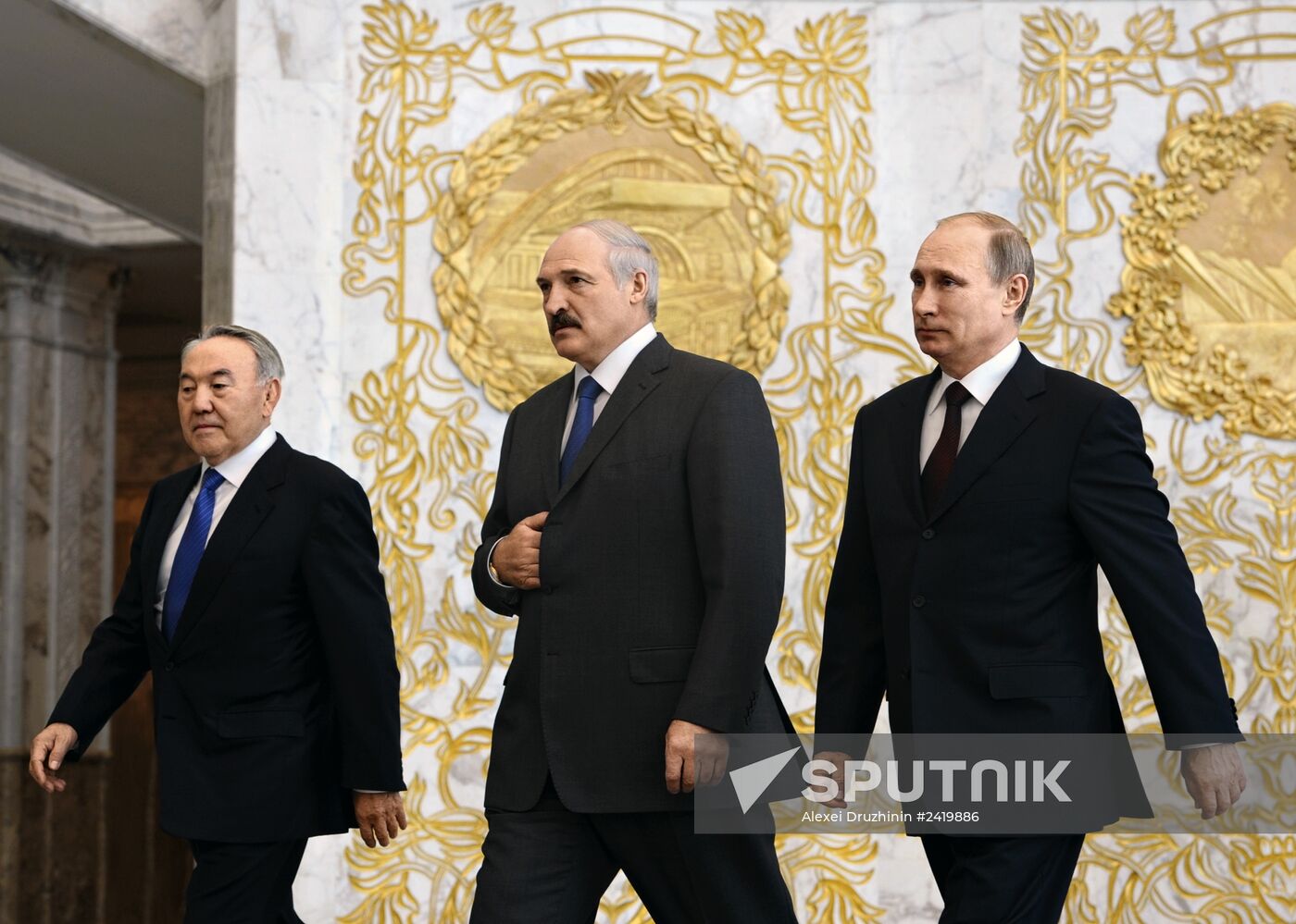 Vladimir Putin visits Belarus to attend EAEU meeting