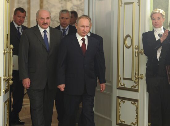 Vladimir Putin visits Belarus to attend EAEU meeting