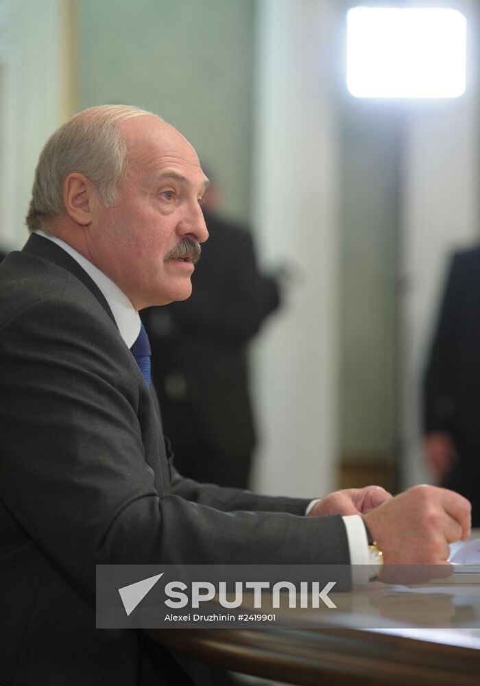 Vladimir Putin visits Belarus to attend EAEU meeting