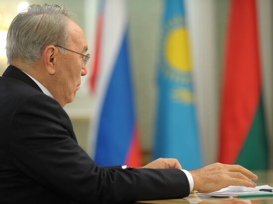 Vladimir Putin visits Belarus to attend EAEU meeting