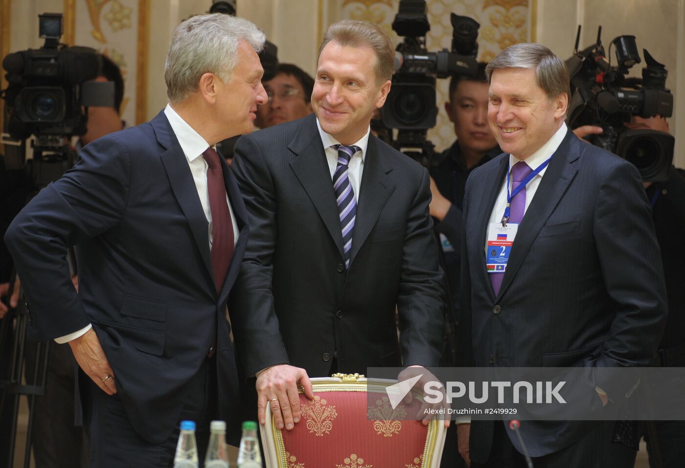 Vladimir Putin visits Belarus to attend EAEU meeting