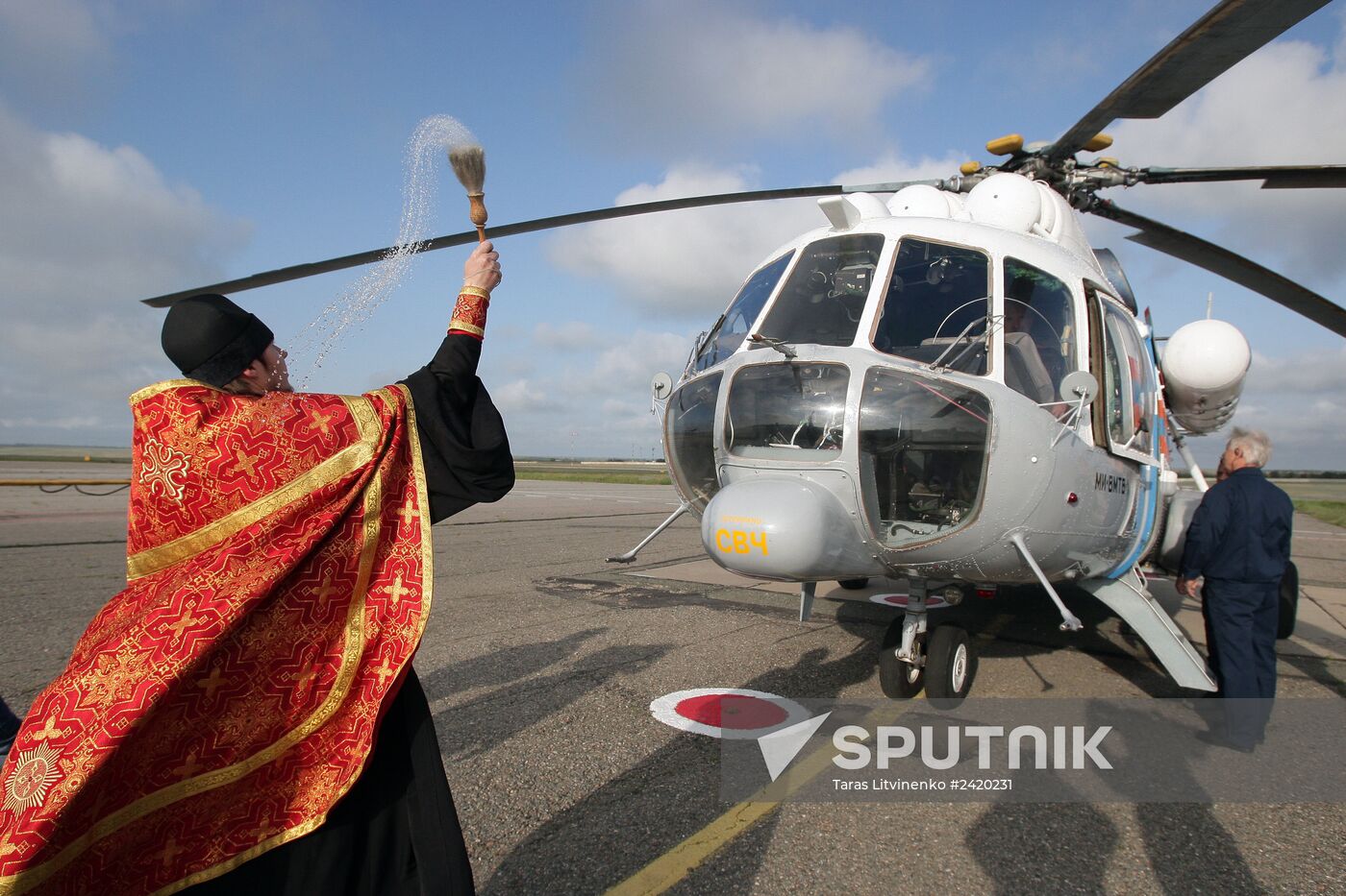 Consecrating Crimean territory from an Emergencies Ministry helicopter