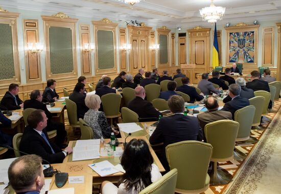 Oleksandr Turchynov holds meeting in Kiev with heads of regions