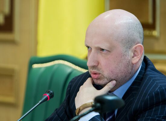 Oleksandr Turchynov holds meeting in Kiev with heads of regions
