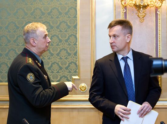 Oleksandr Turchynov holds meeting in Kiev with heads of regions