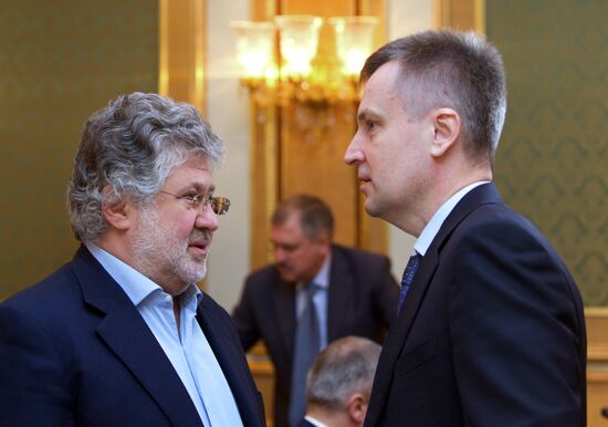 Oleksandr Turchynov holds meeting in Kiev with heads of regions
