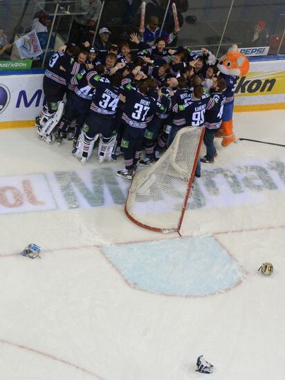 Kontinental Hockey League. Metallurg vs. Lev