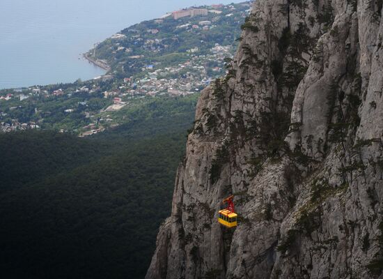 Miskhor - Ai-Petri cableway commissioned in Crimea after repair works