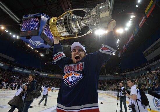 Kontinental Hockey League. Metallurg vs. Lev