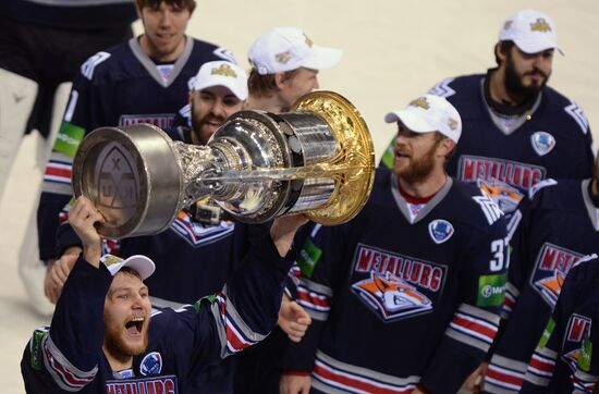 Kontinental Hockey League. Metallurg vs. Lev