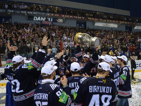 Kontinental Hockey League. Metallurg vs. Lev