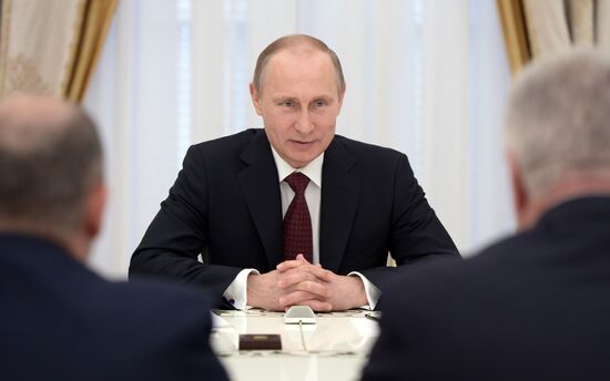 Vladimir Putin holds meeting with members of Federation of Independent Trade Unions