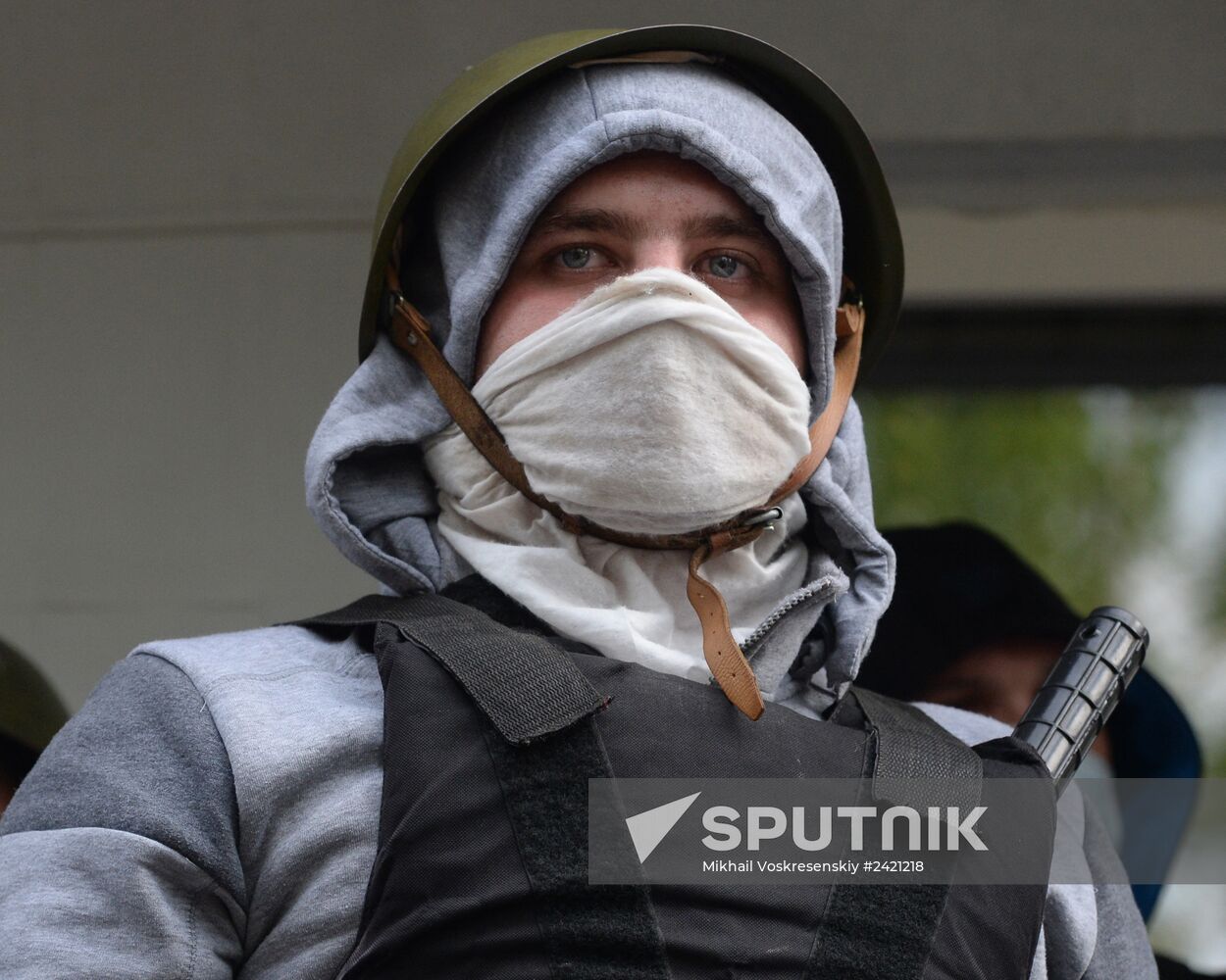 Federalization supporters seize police station in Krasnoarmeisk, Donetsk Region