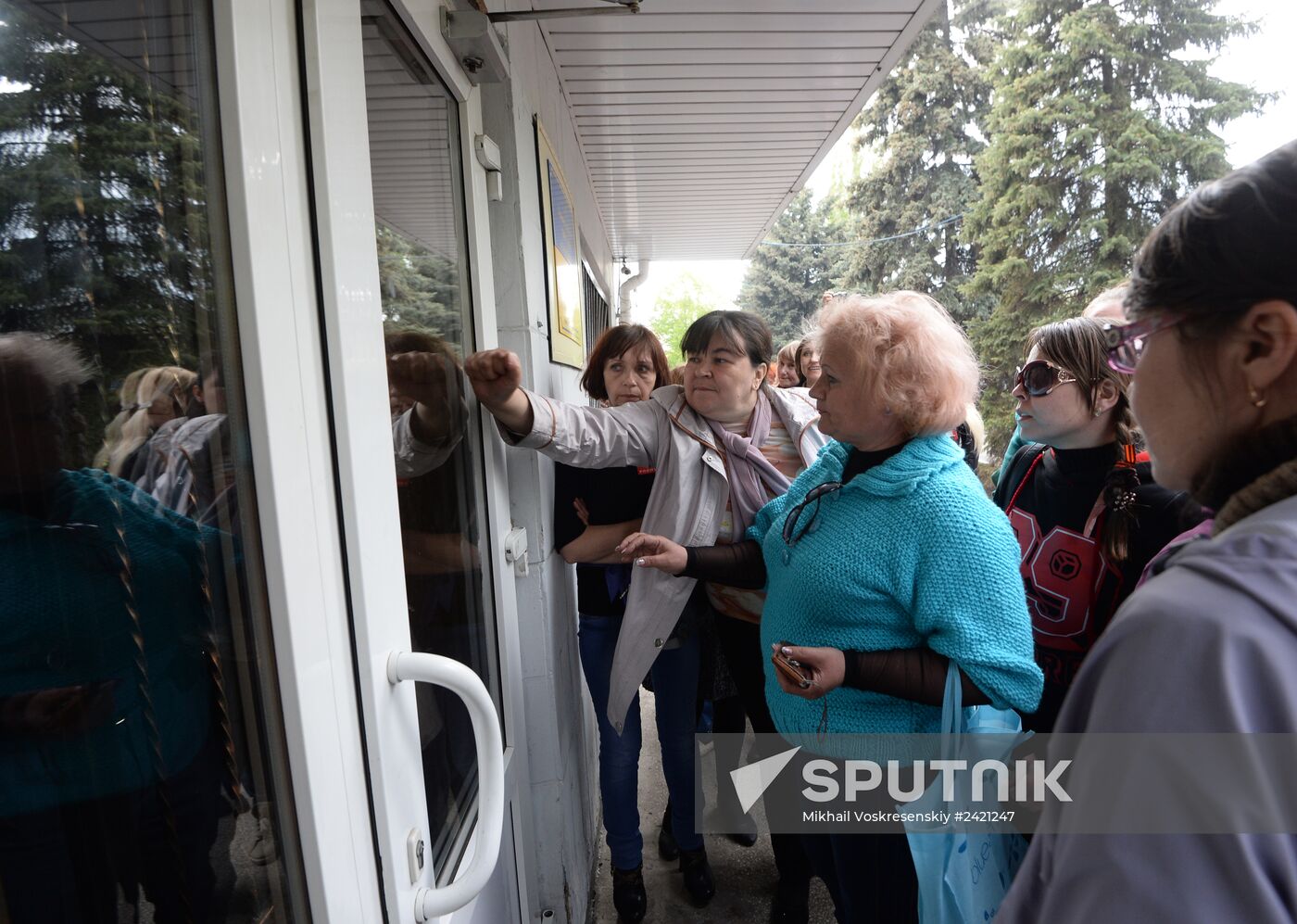 Federalization supporters seize police station in Krasnoarmeisk, Donetsk Region